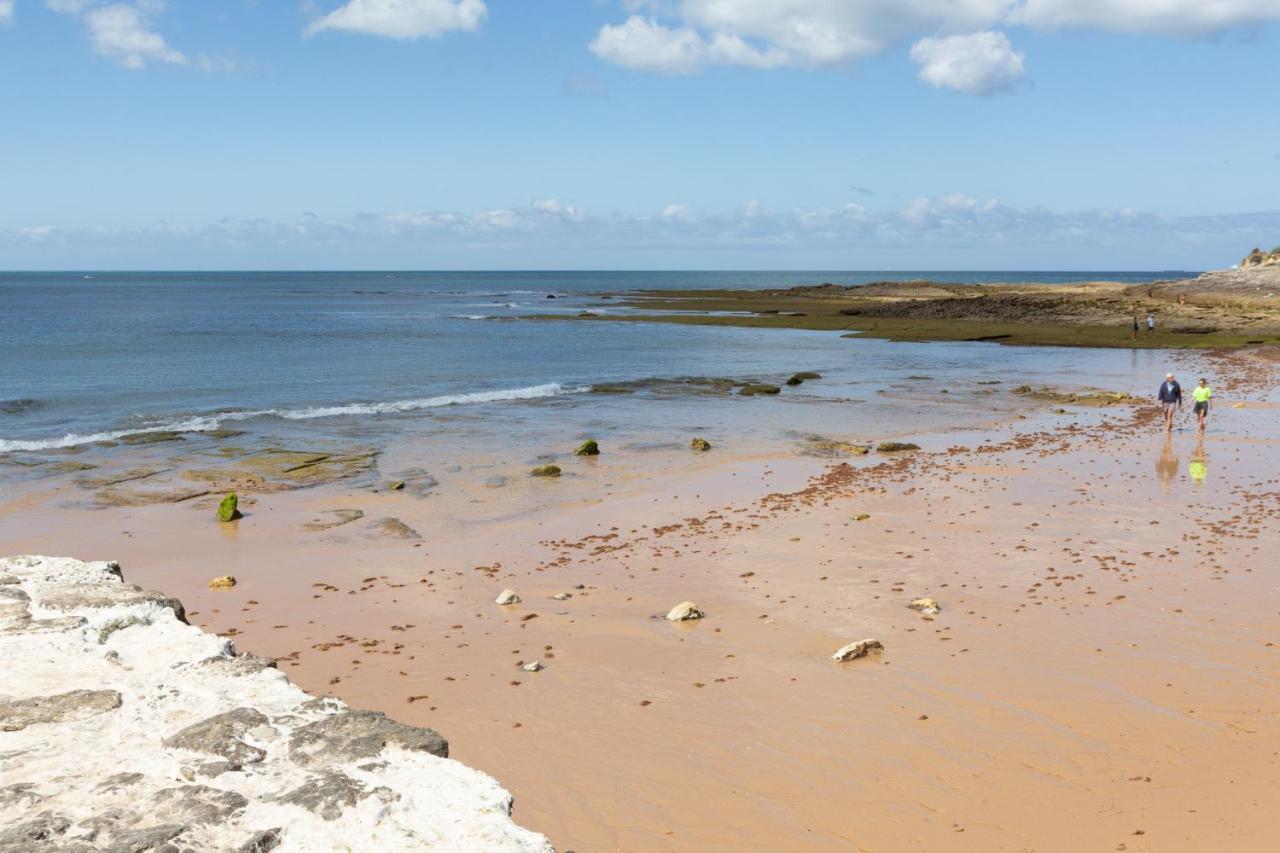 Beachome4U Carcavelos  Eksteriør billede